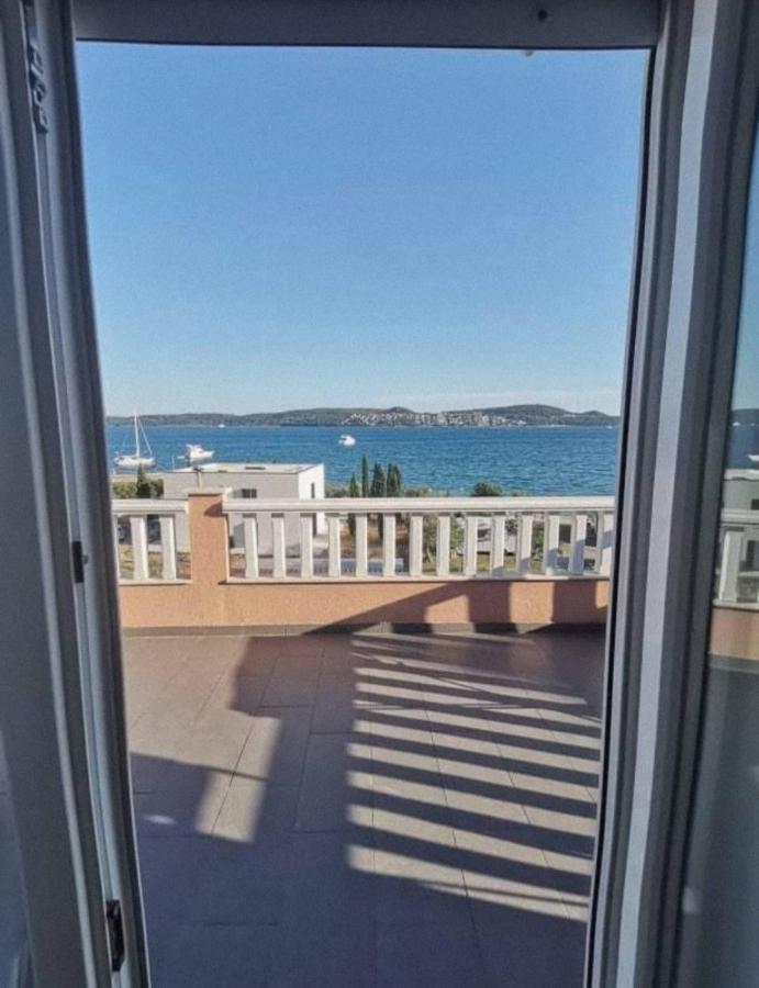 Apartment Lotus Trogir Bagian luar foto