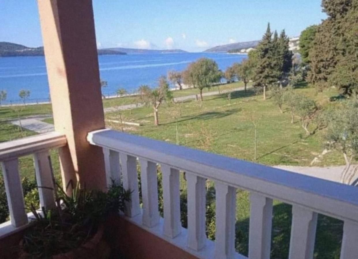 Apartment Lotus Trogir Bagian luar foto