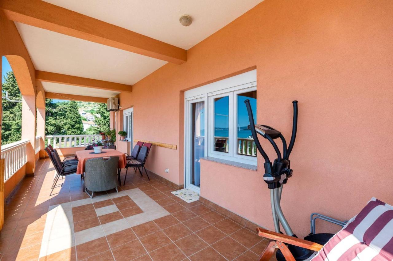 Apartment Lotus Trogir Bagian luar foto