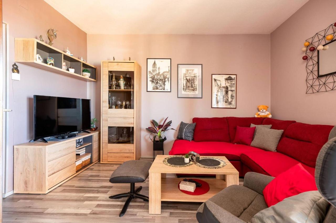 Apartment Lotus Trogir Bagian luar foto