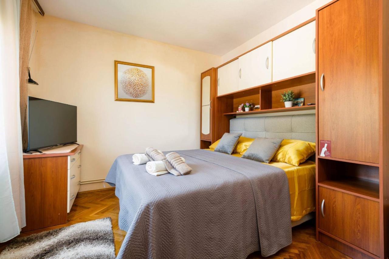 Apartment Lotus Trogir Bagian luar foto