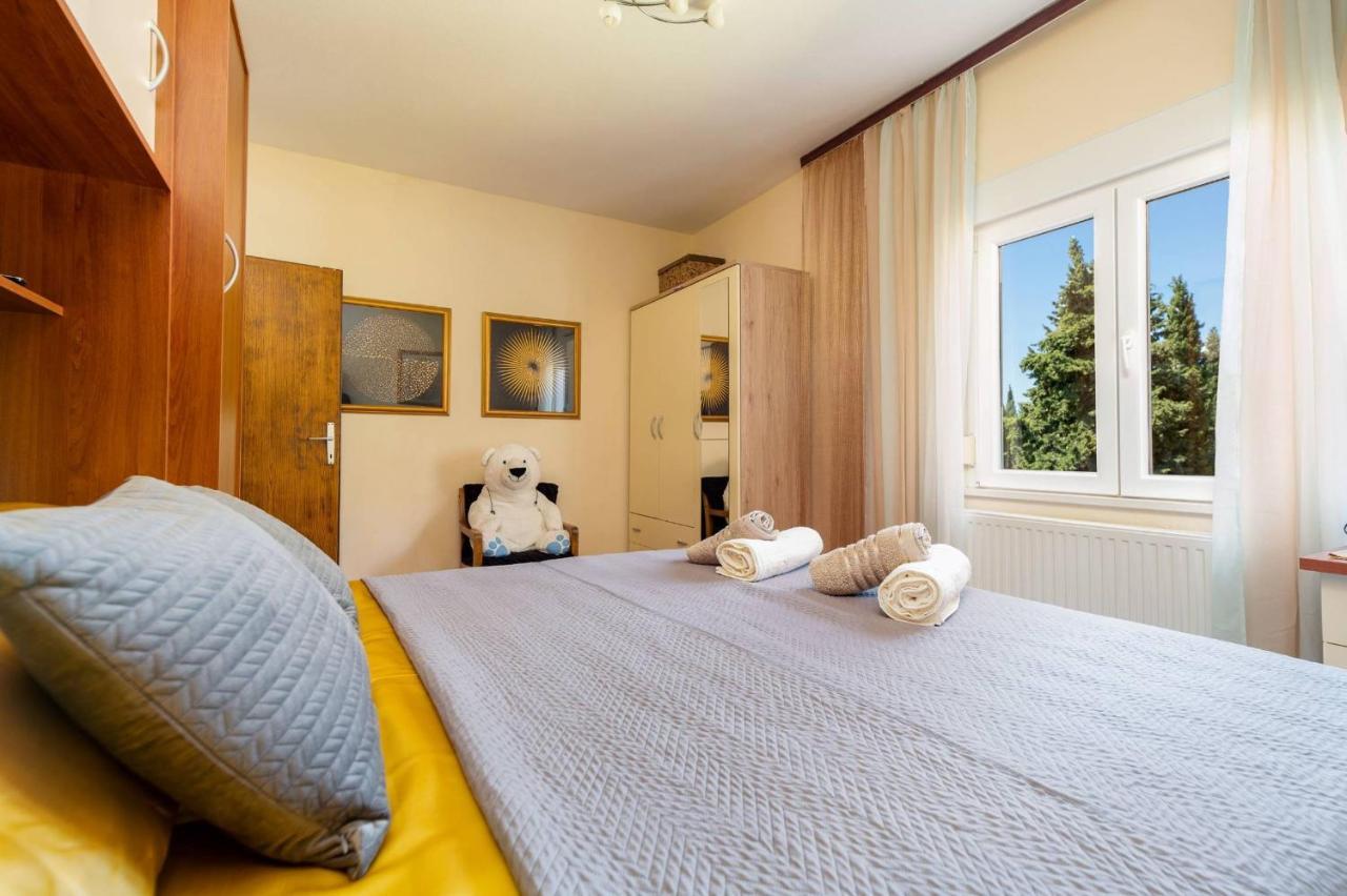 Apartment Lotus Trogir Bagian luar foto